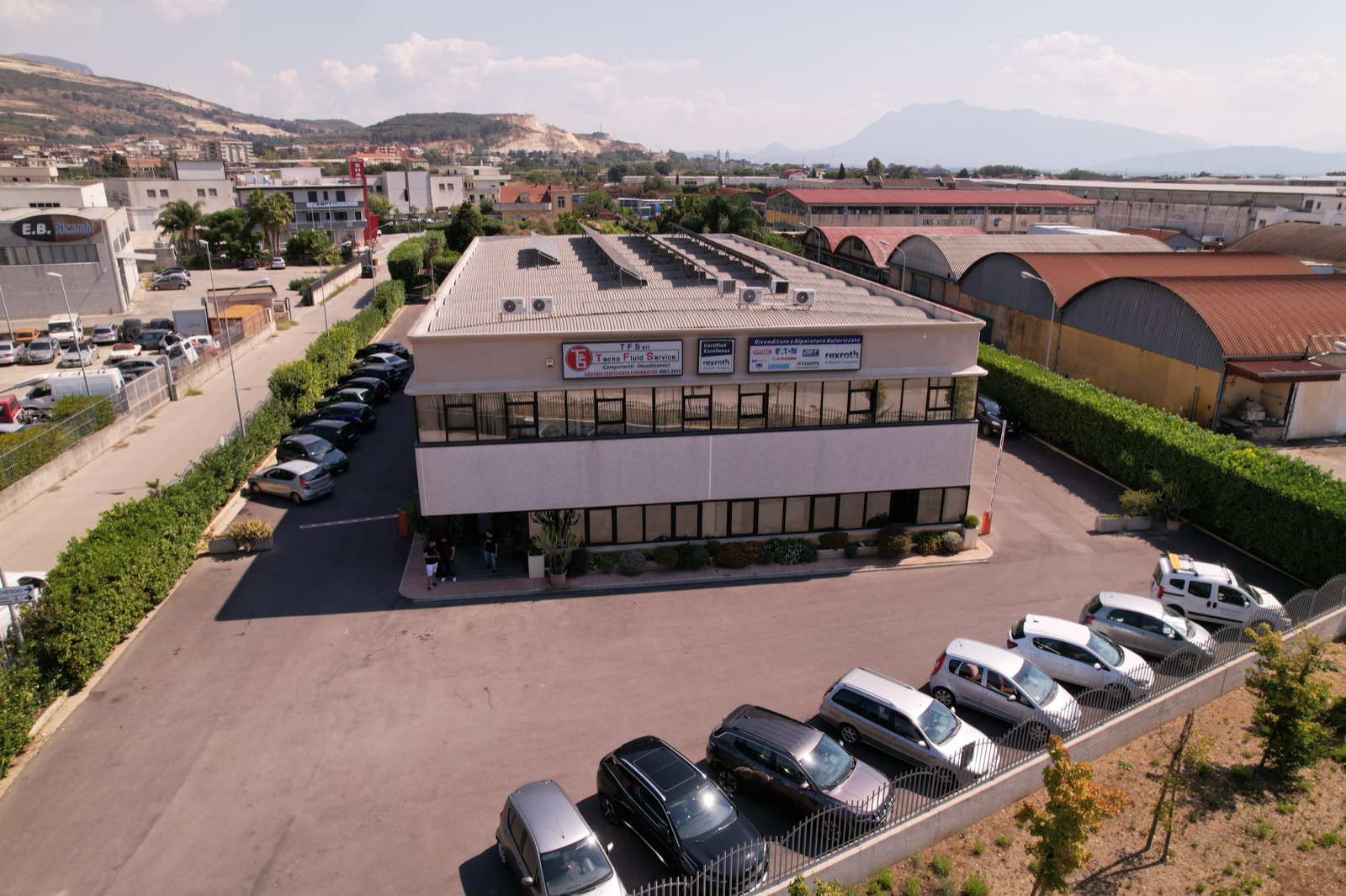 Stabilimento TFS Oleodinamica Battipaglia - vista aerea con banner Certified Excellence Bosch Rexroth